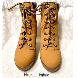 Gorgeous Brown Ankle Booties 🤎